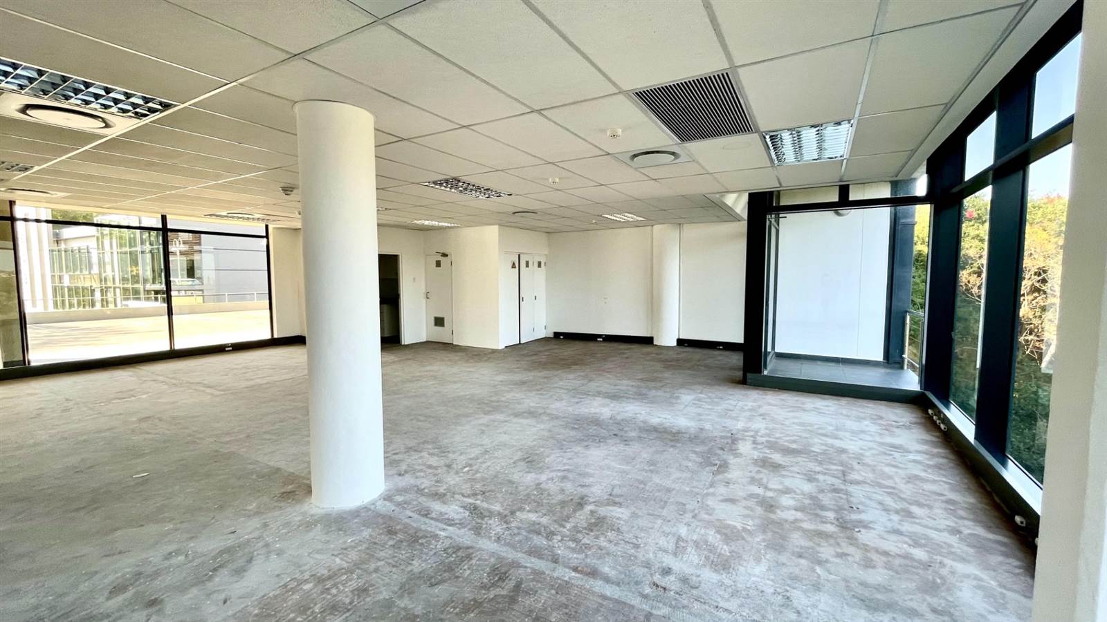 122  m² Commercial space in Westville photo number 12