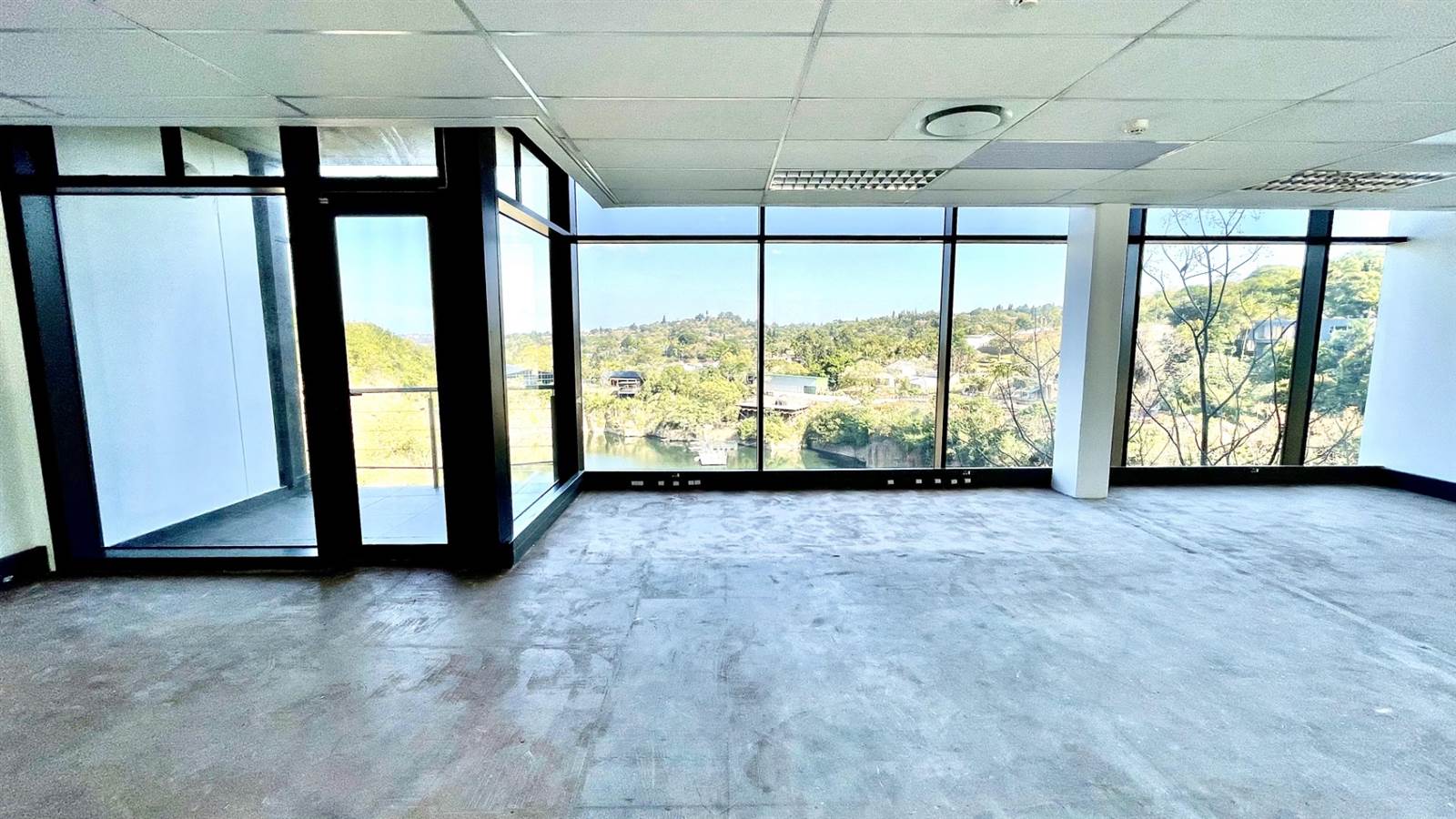 122  m² Commercial space in Westville photo number 4