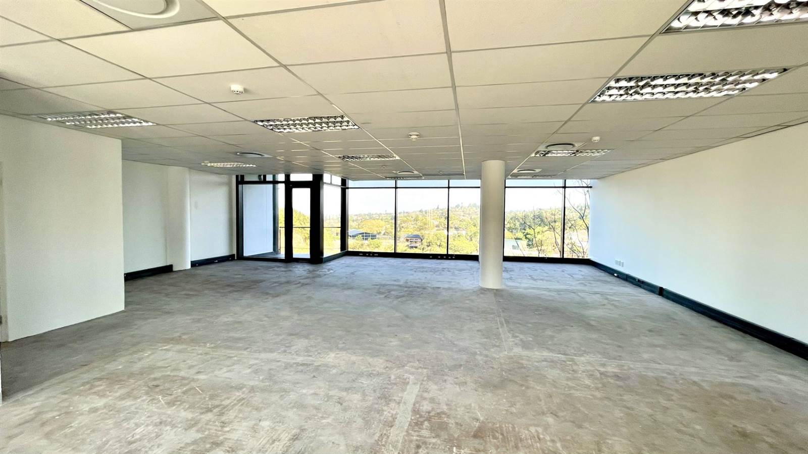 122  m² Commercial space in Westville photo number 5