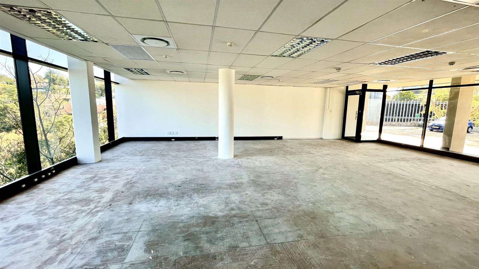 122  m² Commercial space in Westville photo number 10