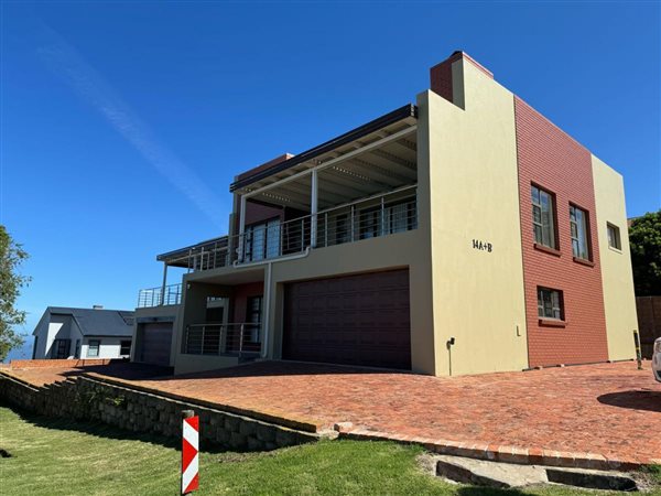 4 Bed House in Herolds Bay