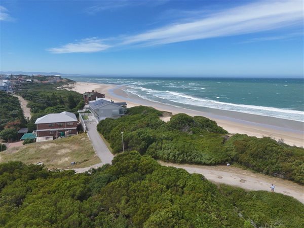 1 145 m² Land