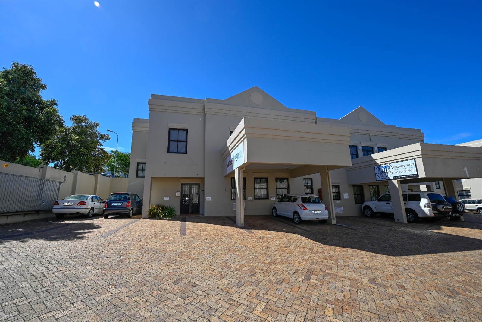 38600  m² Commercial space in Bellville Central photo number 3