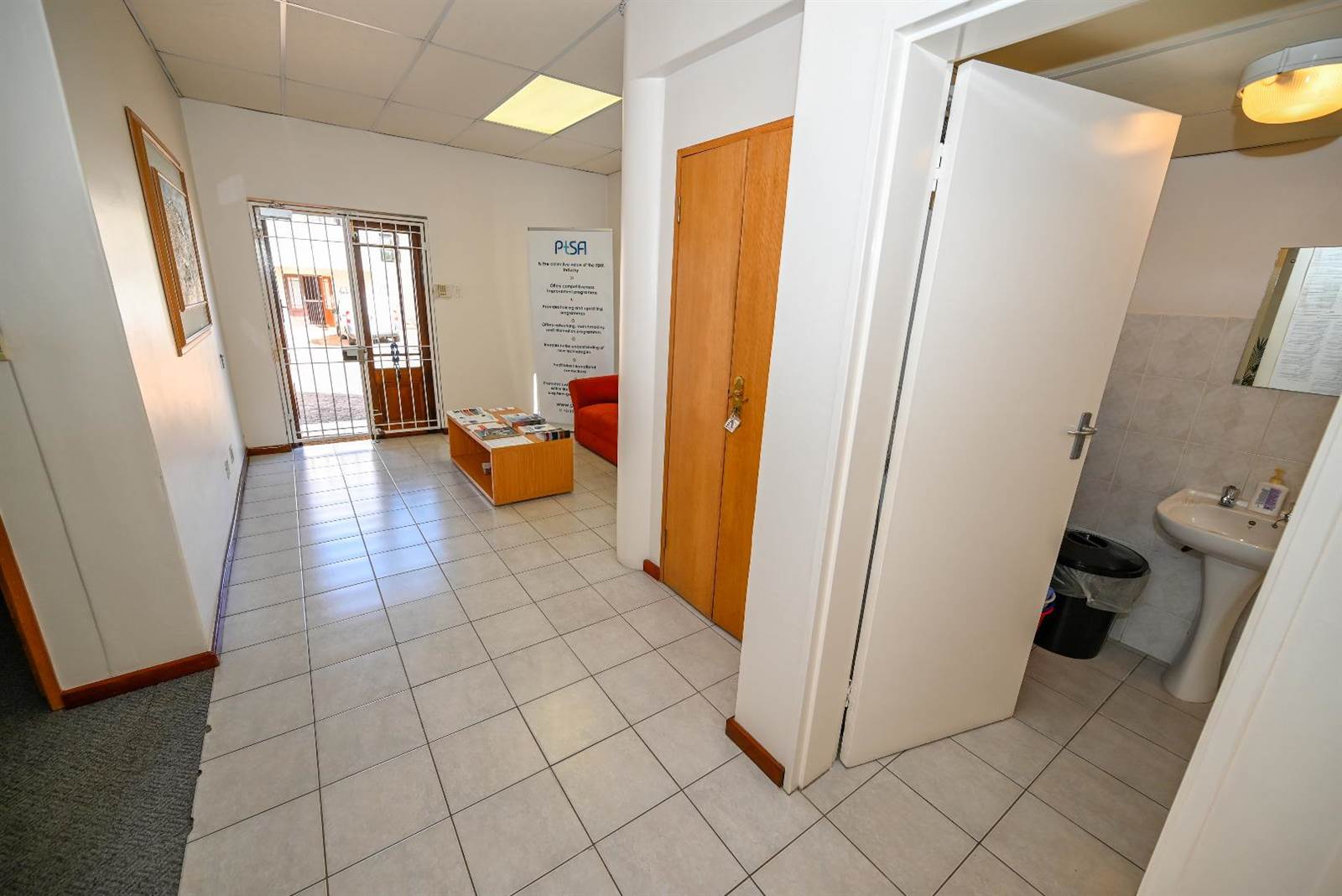 38600  m² Commercial space in Bellville Central photo number 4