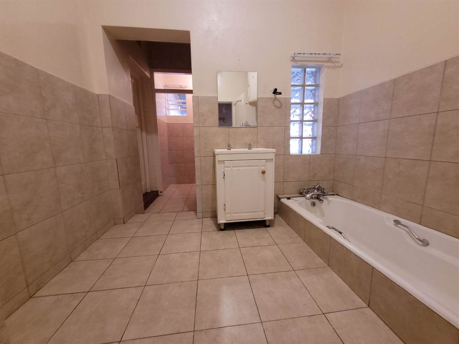 3 Bed House in Roodepoort North photo number 9