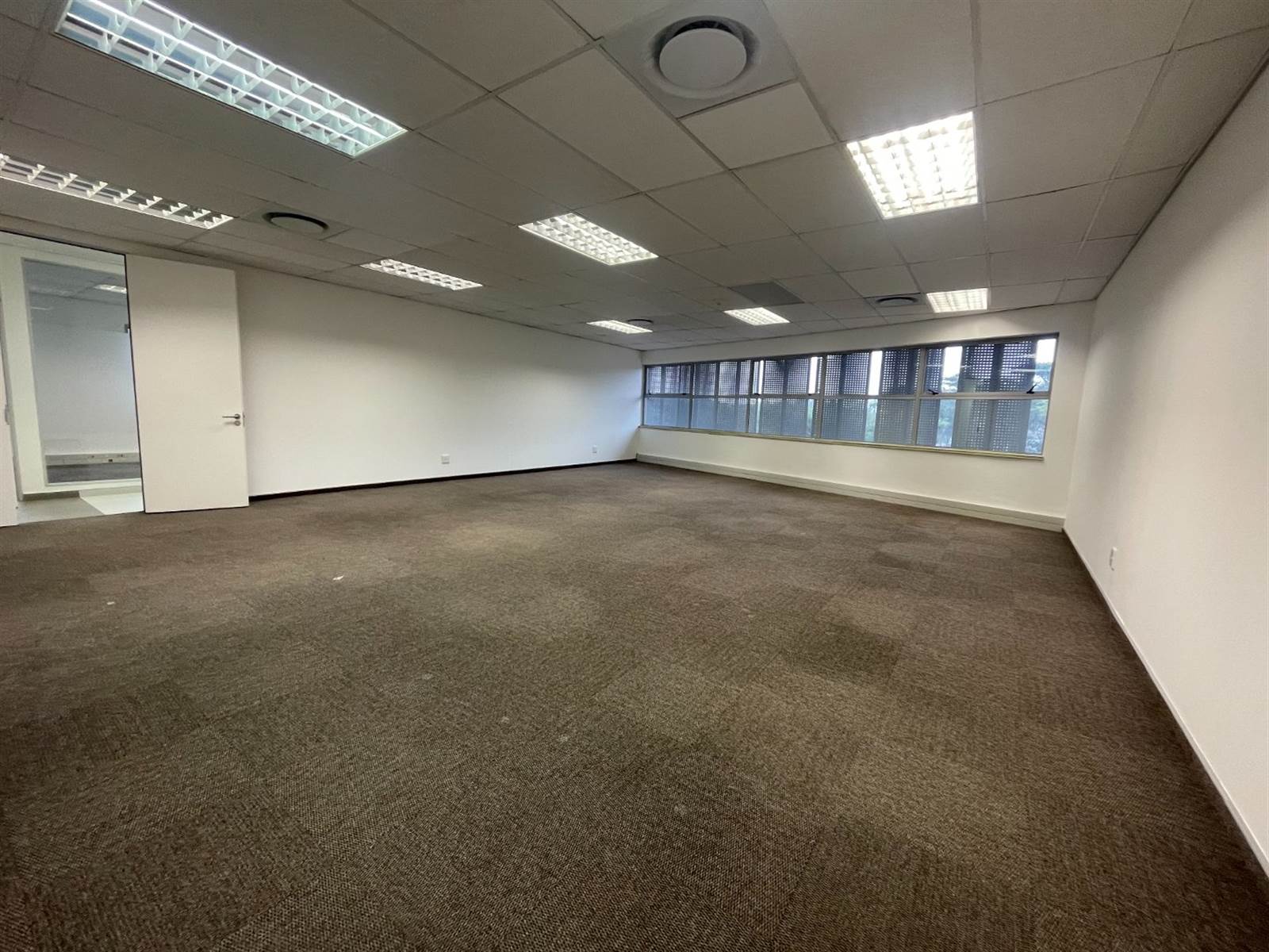 706  m² Commercial space in Woodmead photo number 9