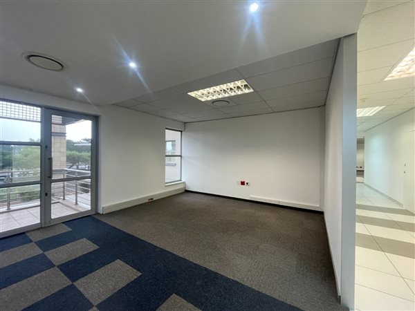 706  m² Commercial space in Woodmead