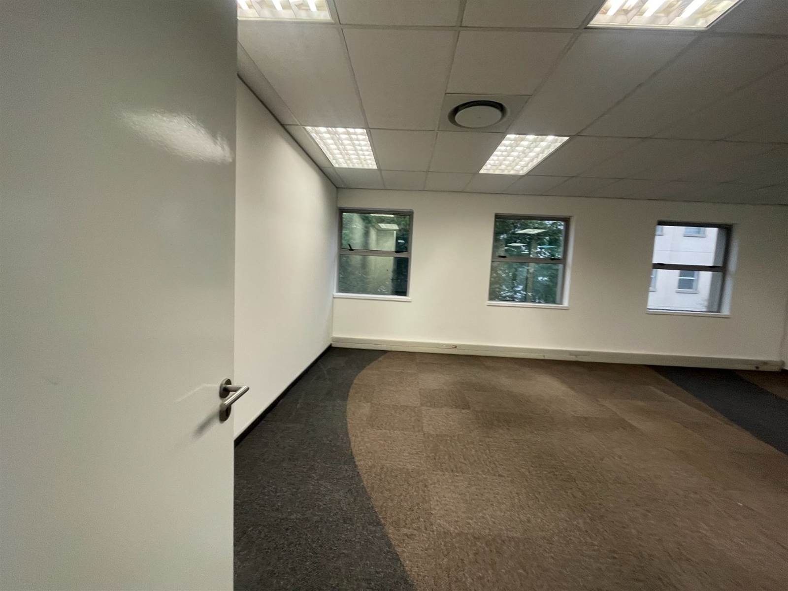 706  m² Commercial space in Woodmead photo number 4