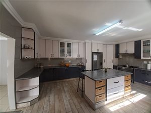 4 Bed House in Geluksdal