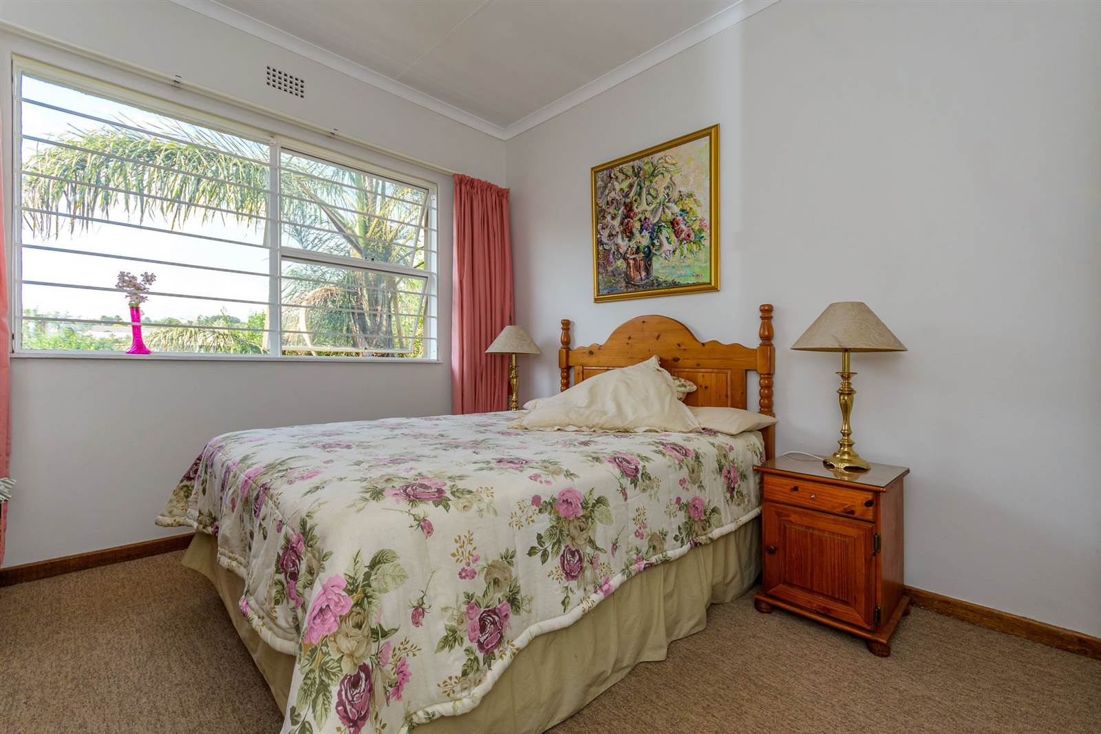 3 Bed Apartment in Corlett Gardens photo number 18