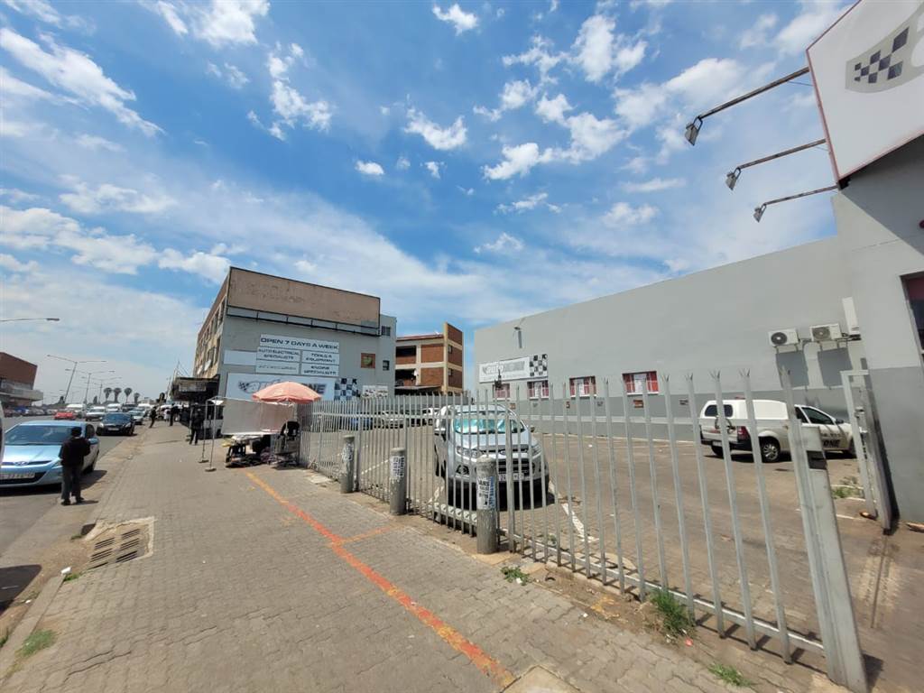 750  m² Commercial space in Kempton Park Central photo number 7