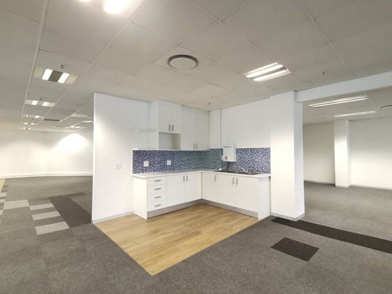 818  m² Office Space in Rosebank photo number 20