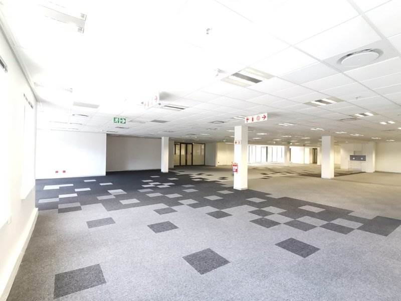 818  m² Office Space in Rosebank photo number 16