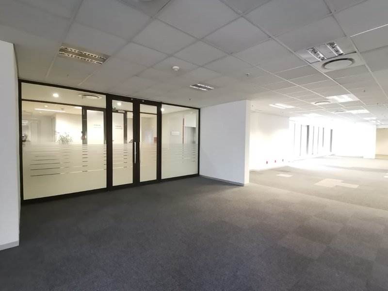 818  m² Office Space in Rosebank photo number 14