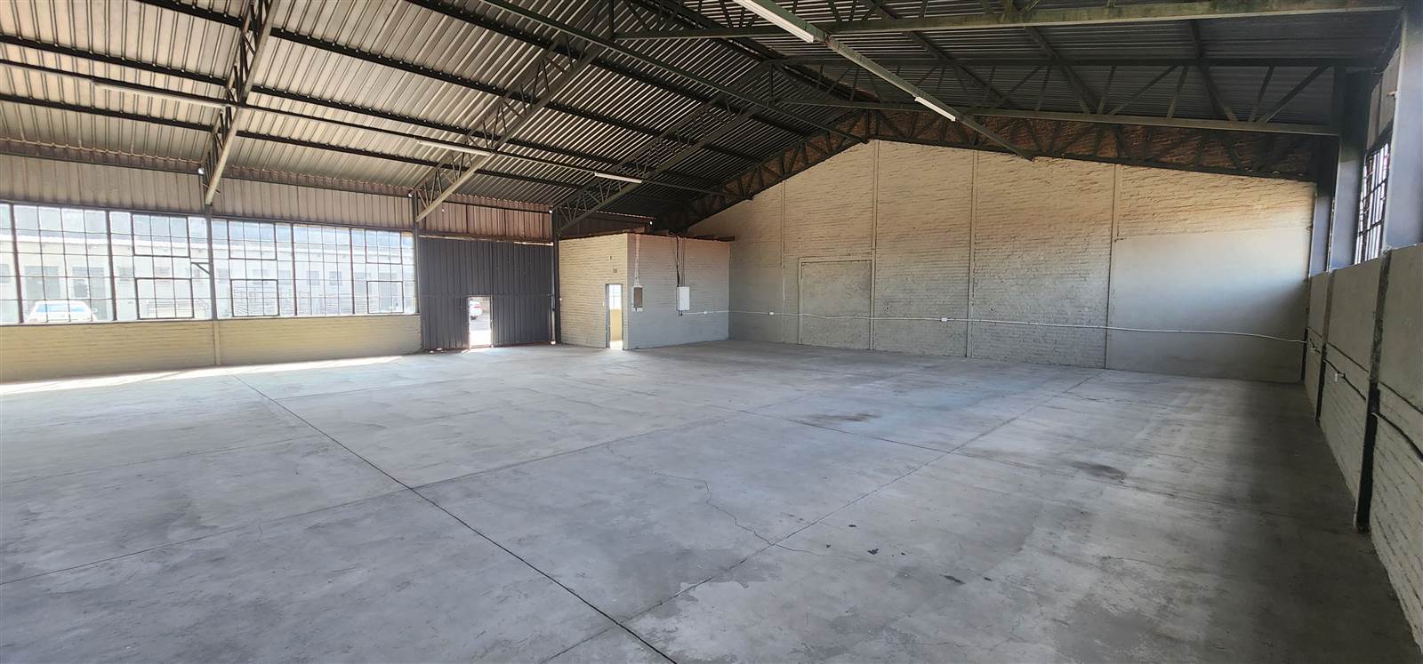 350  m² Industrial space in Krugersdorp North photo number 8