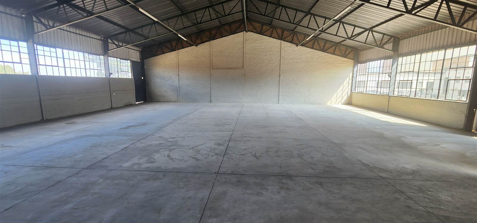 350  m² Industrial space in Krugersdorp North photo number 10