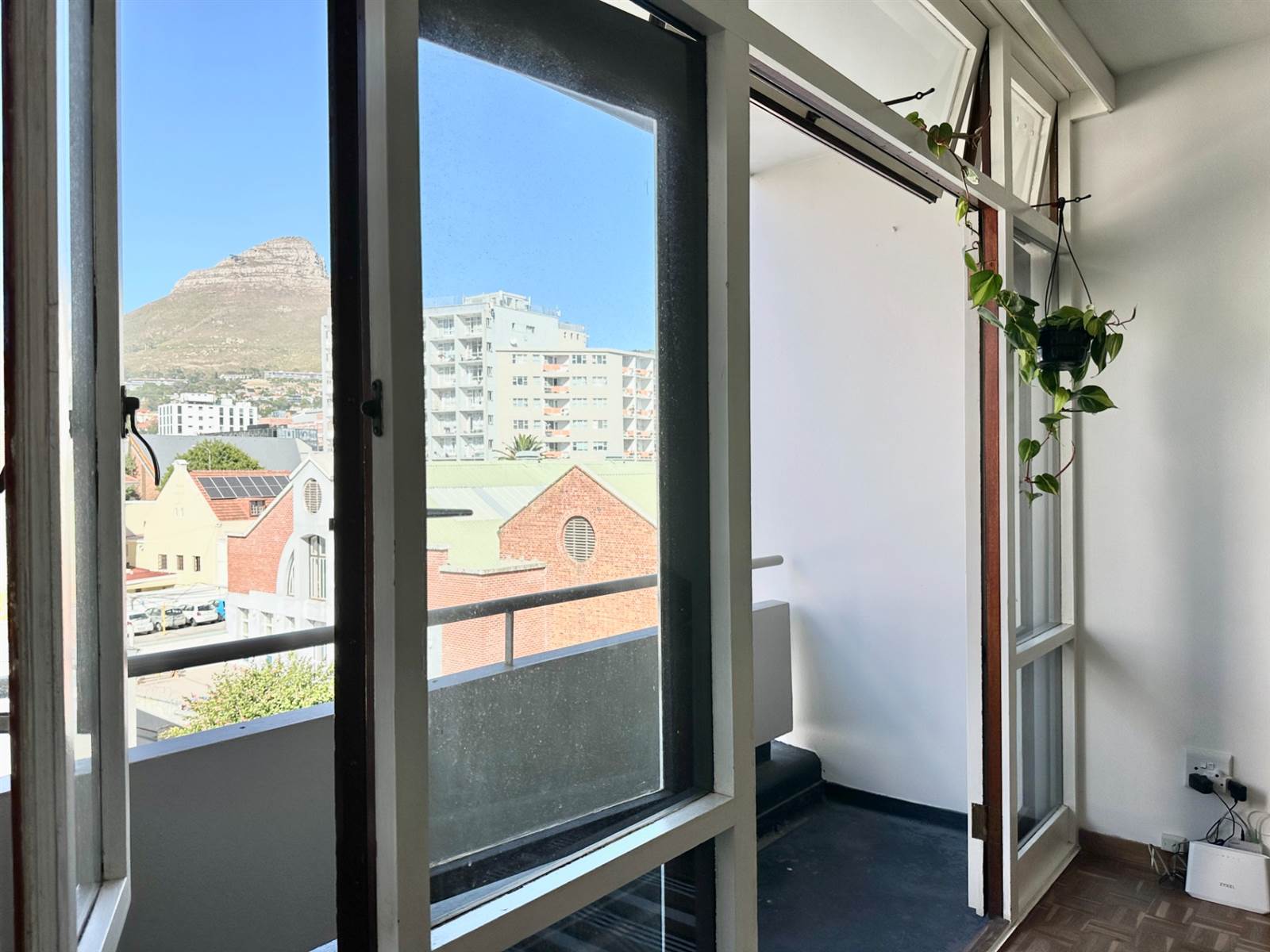 Studio Apartment in Cape Town City Centre photo number 22