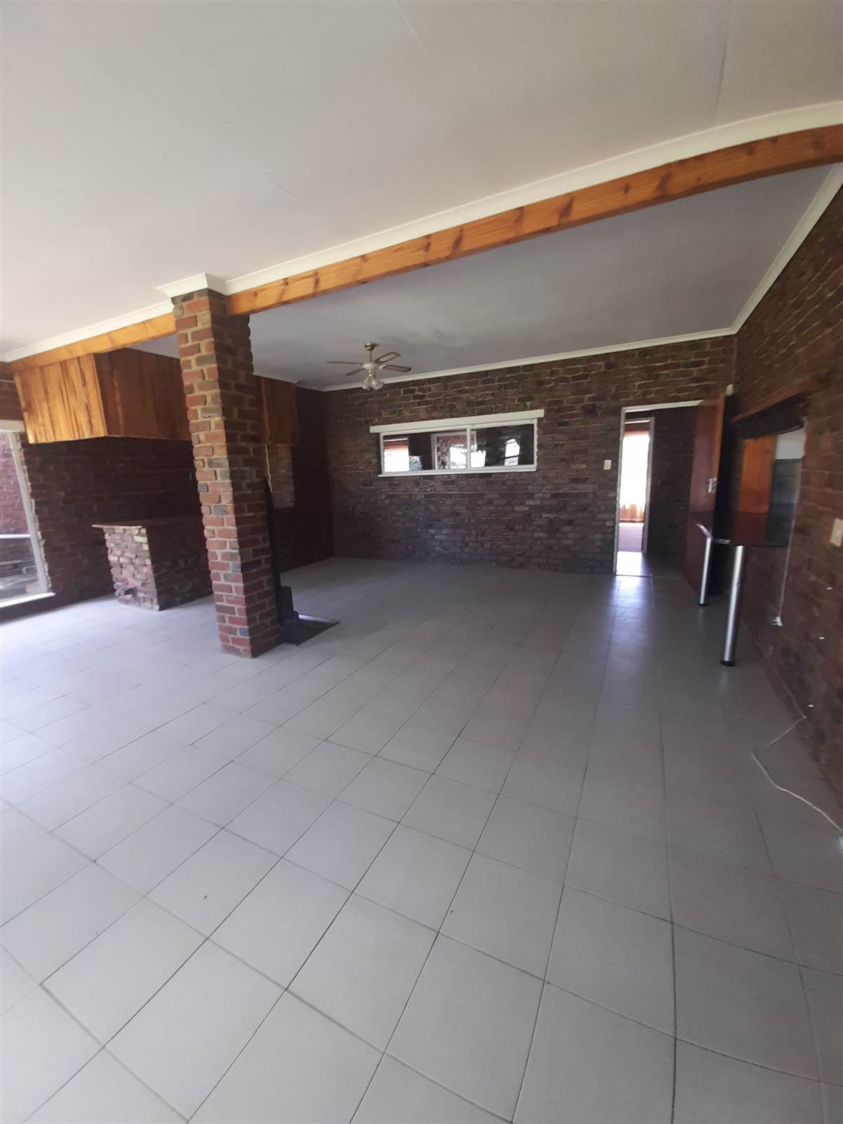 6 Bed House in Aliwal North photo number 13