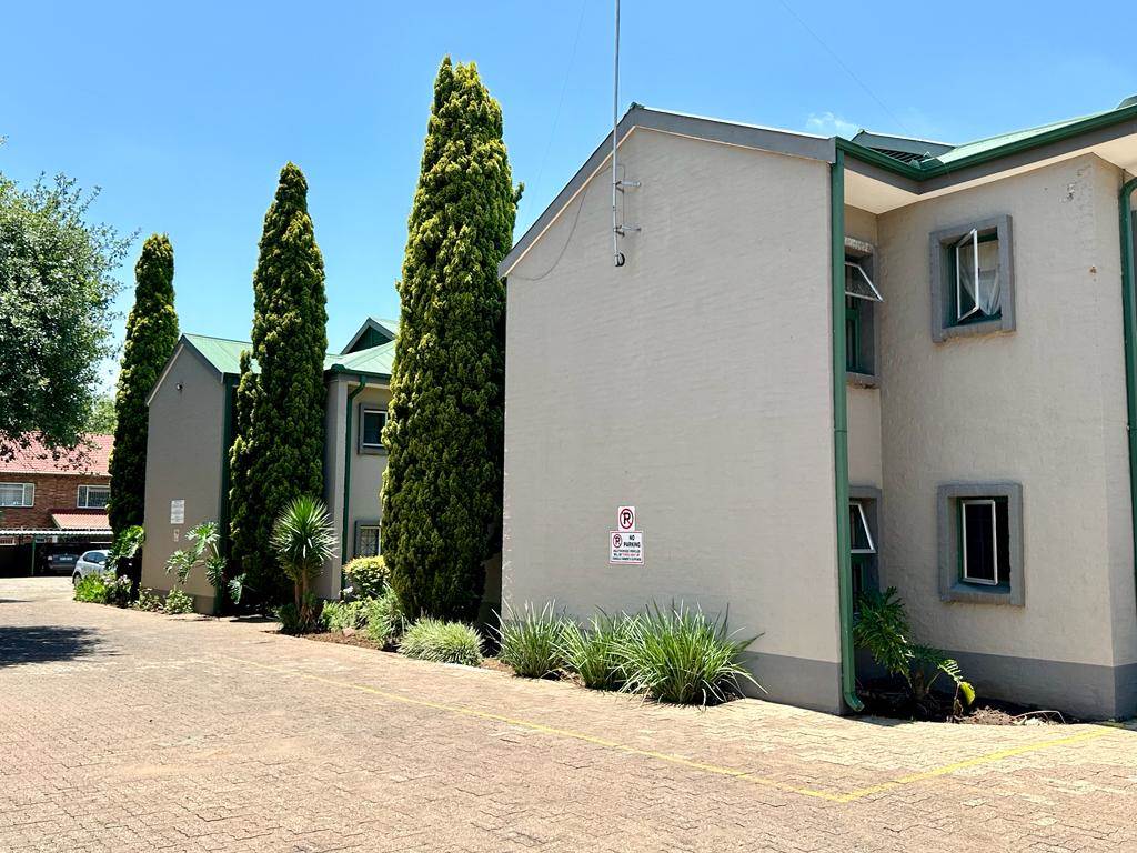 2 Bed House in Middelburg Central photo number 3