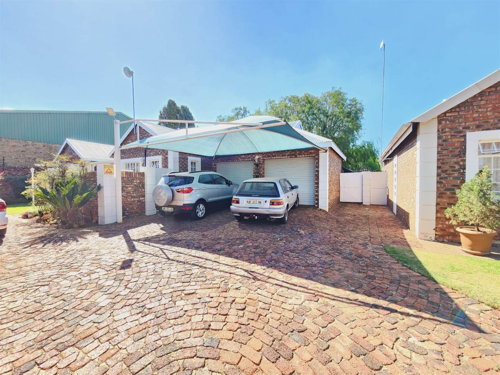 3 Bed Simplex in Potchefstroom Central photo number 2