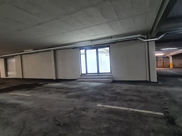 135  m² Commercial space in Hillcrest Central