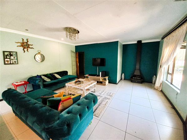 4 Bedroom House 4 Bedroom House