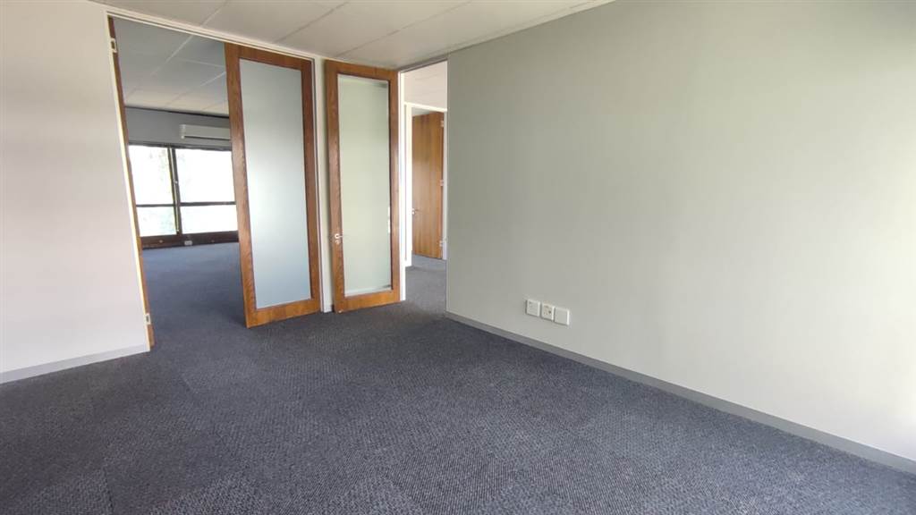 188.09  m² Commercial space in Bedfordview photo number 12