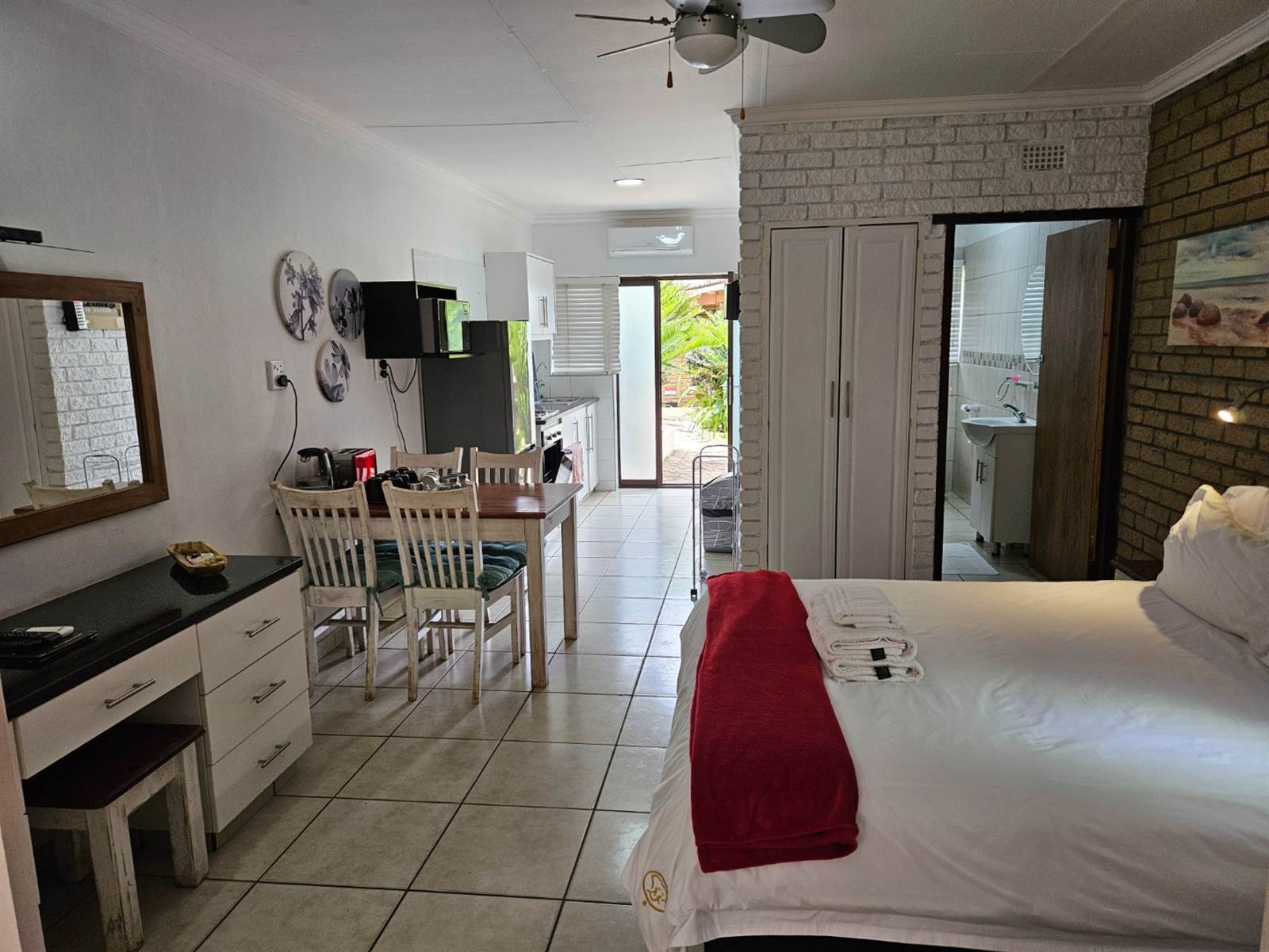 1 Bed Apartment in St Lucia photo number 5
