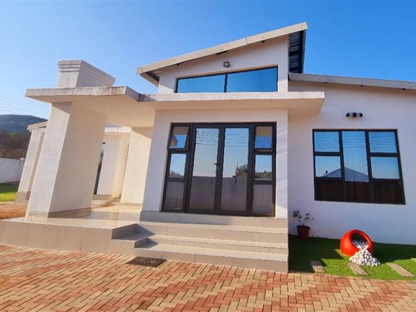 8 Bed House in Louis Trichardt