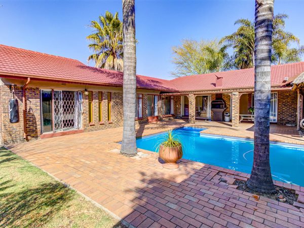 3 Bedroom House 3 Bedroom House