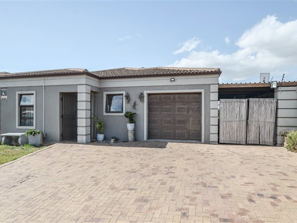 3 Bed House in Brackenfell Central