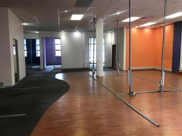 280  m² Commercial space in Highveld
