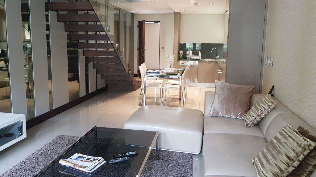 2 Bed Apartment in Melrose Arch photo number 2