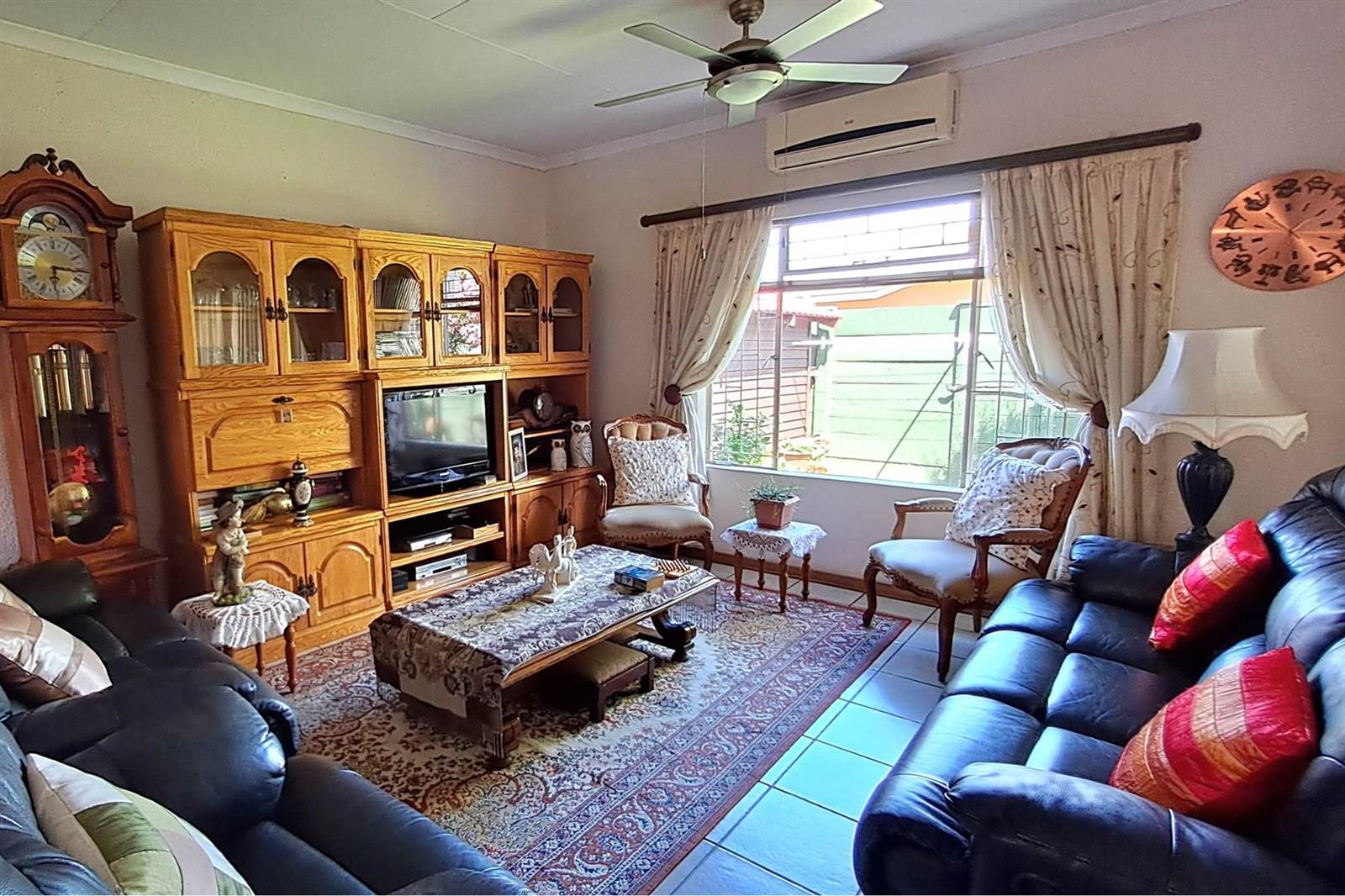 3 Bed Townhouse in Parys photo number 2