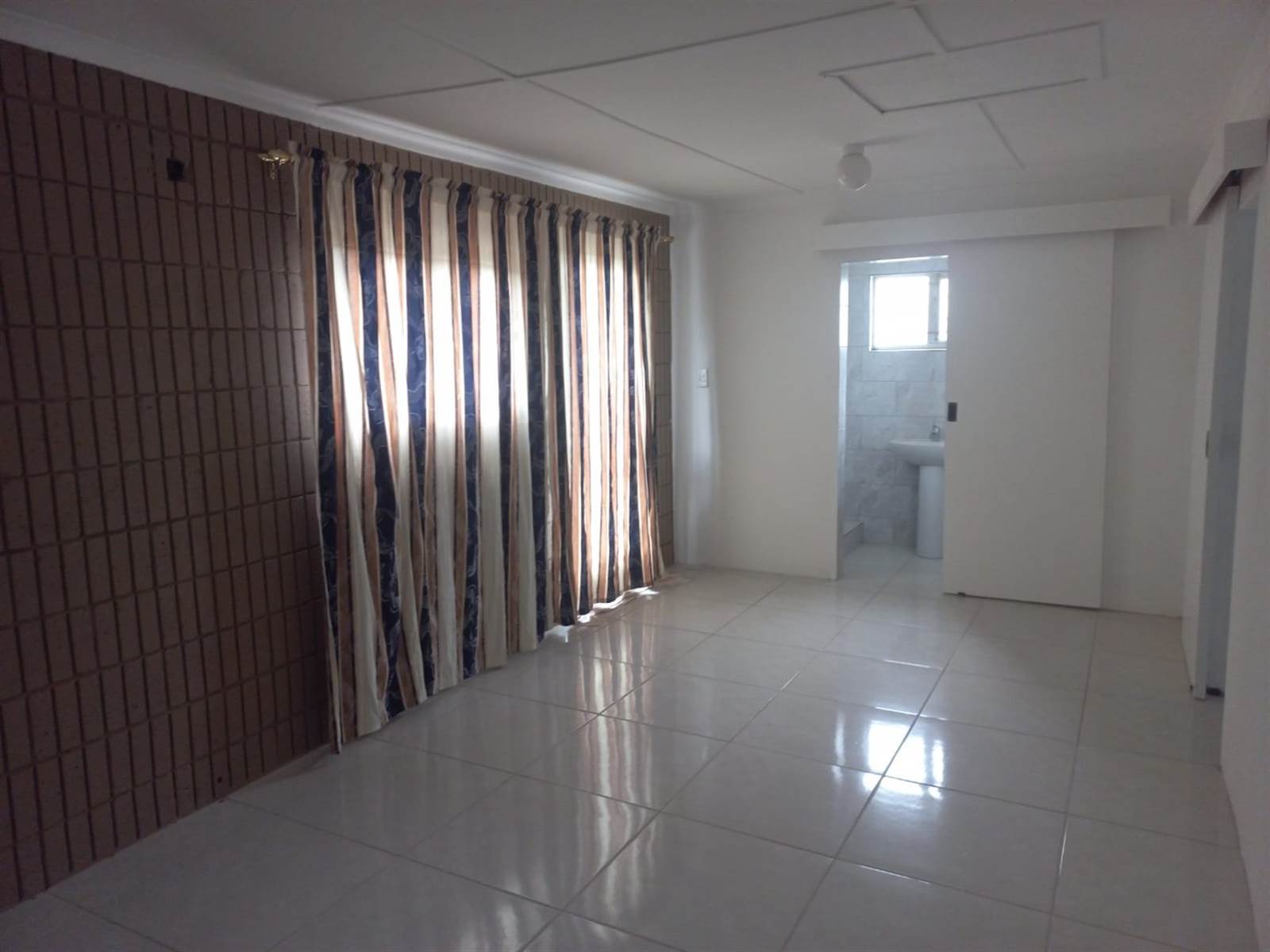 3 Bed House in Kharwastan photo number 19