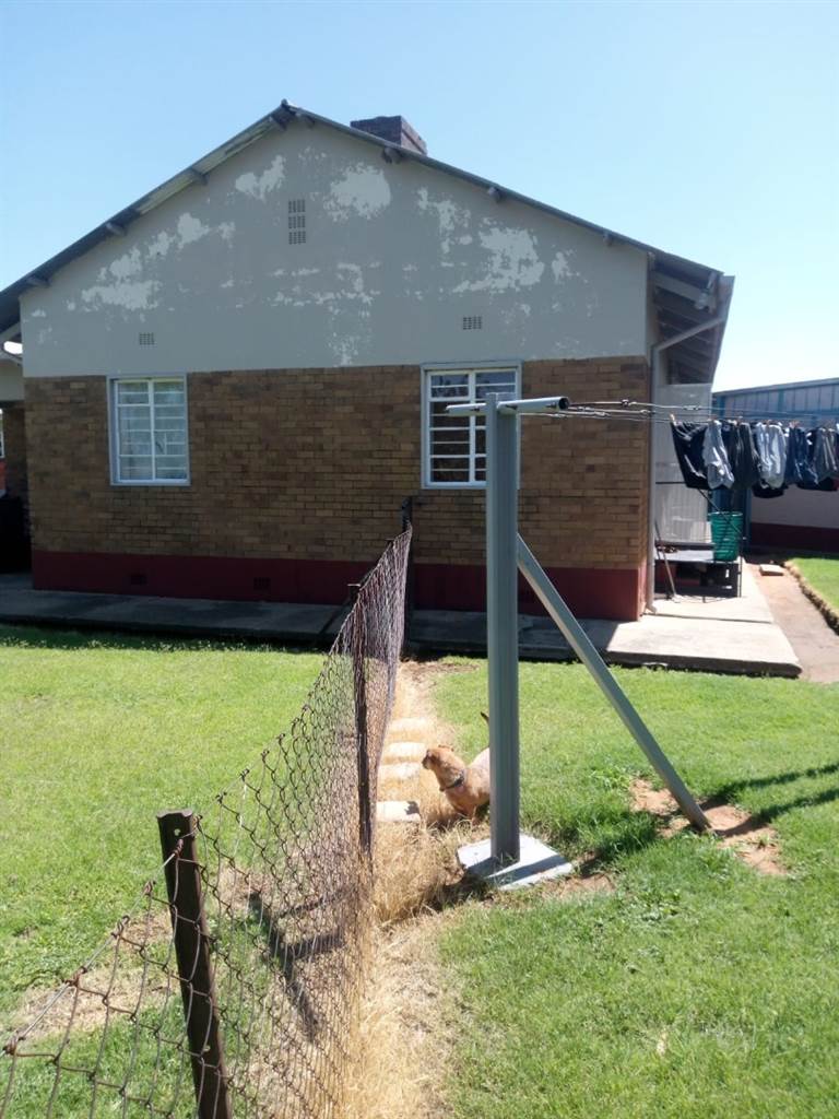3 Bed House in Bultfontein photo number 11