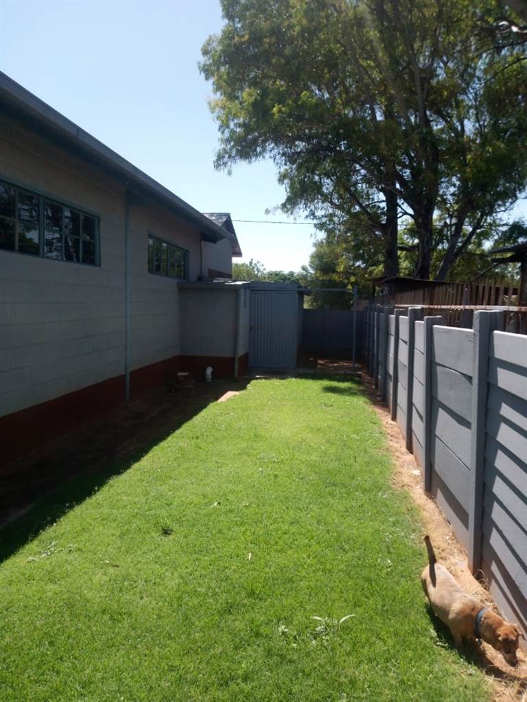 3 Bed House in Bultfontein photo number 13