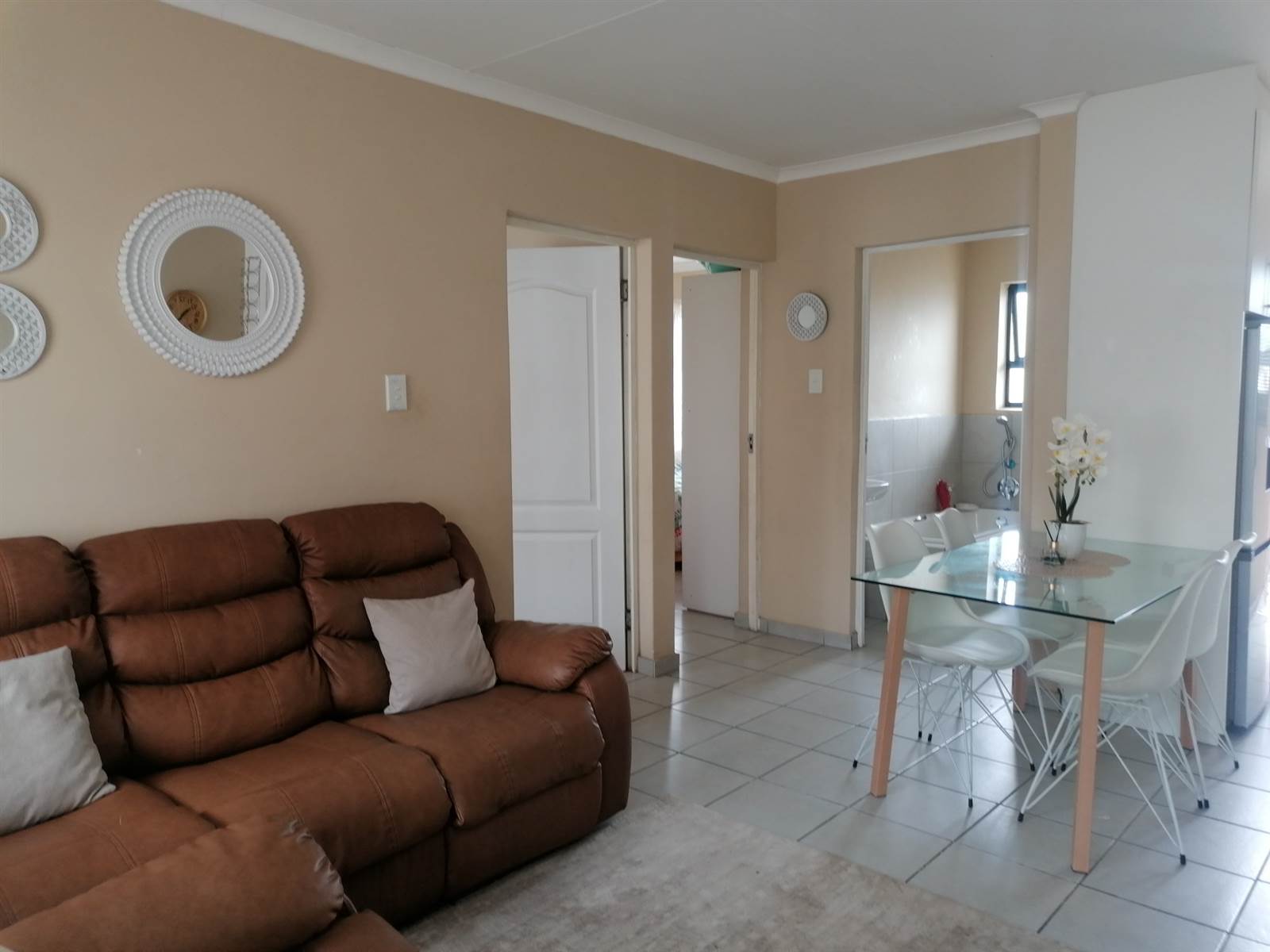 2 Bed Apartment in Newlands East photo number 6