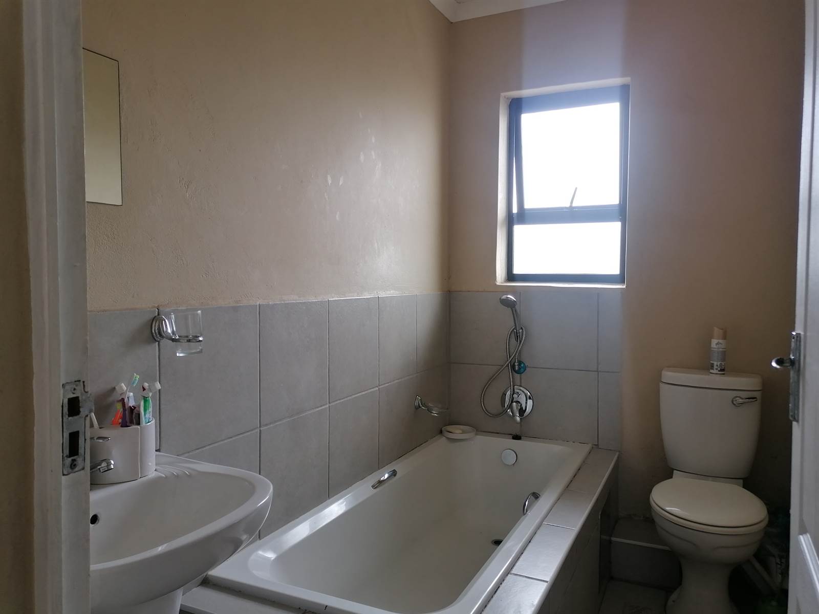 2 Bed Apartment in Newlands East photo number 16