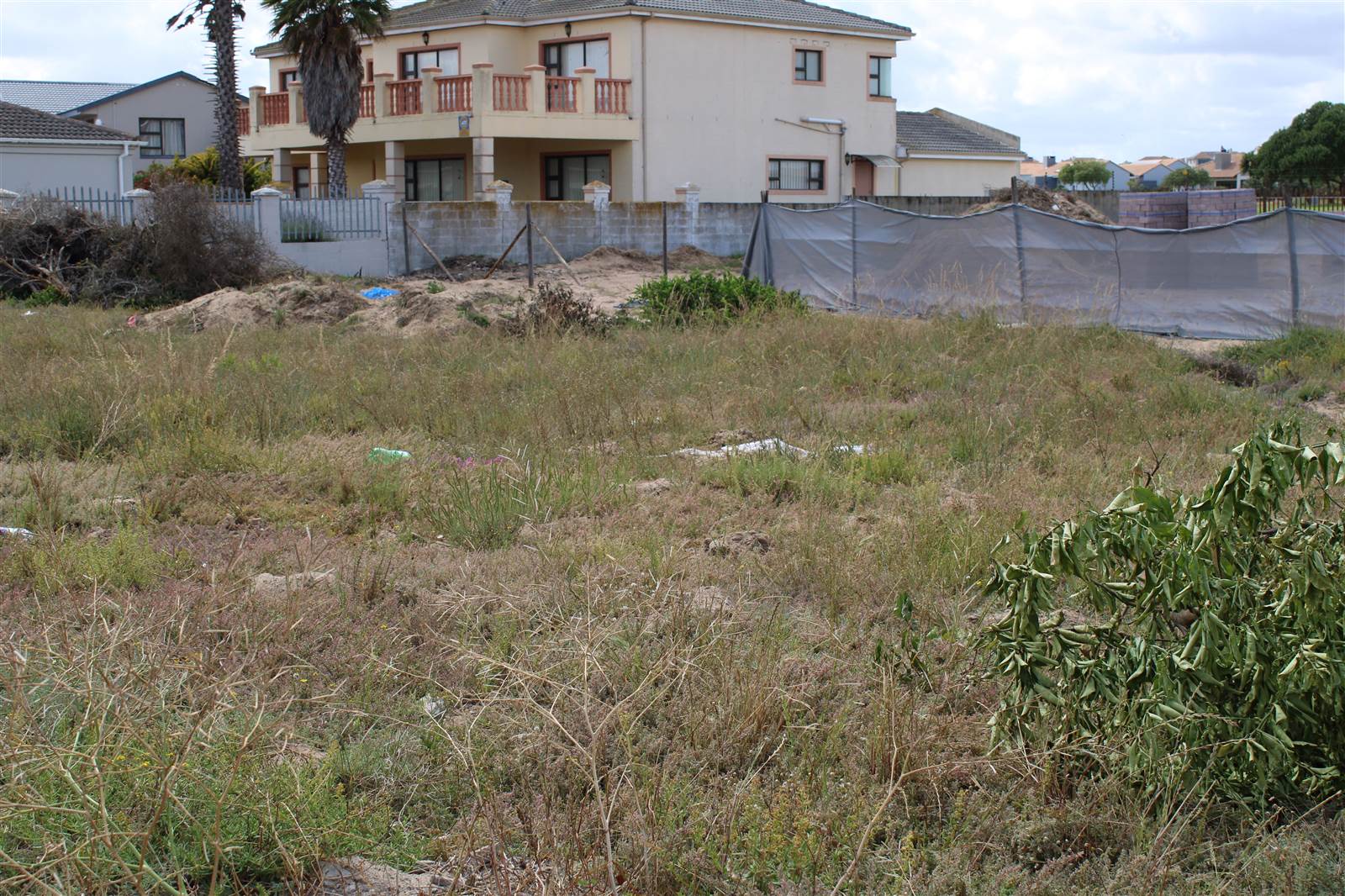 729 m² Land available in Country Club photo number 3