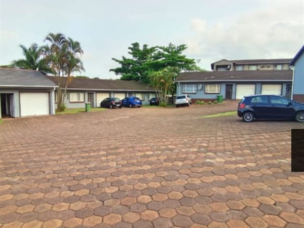 3 Bedroom Townhouse 3 Bedroom Townhouse