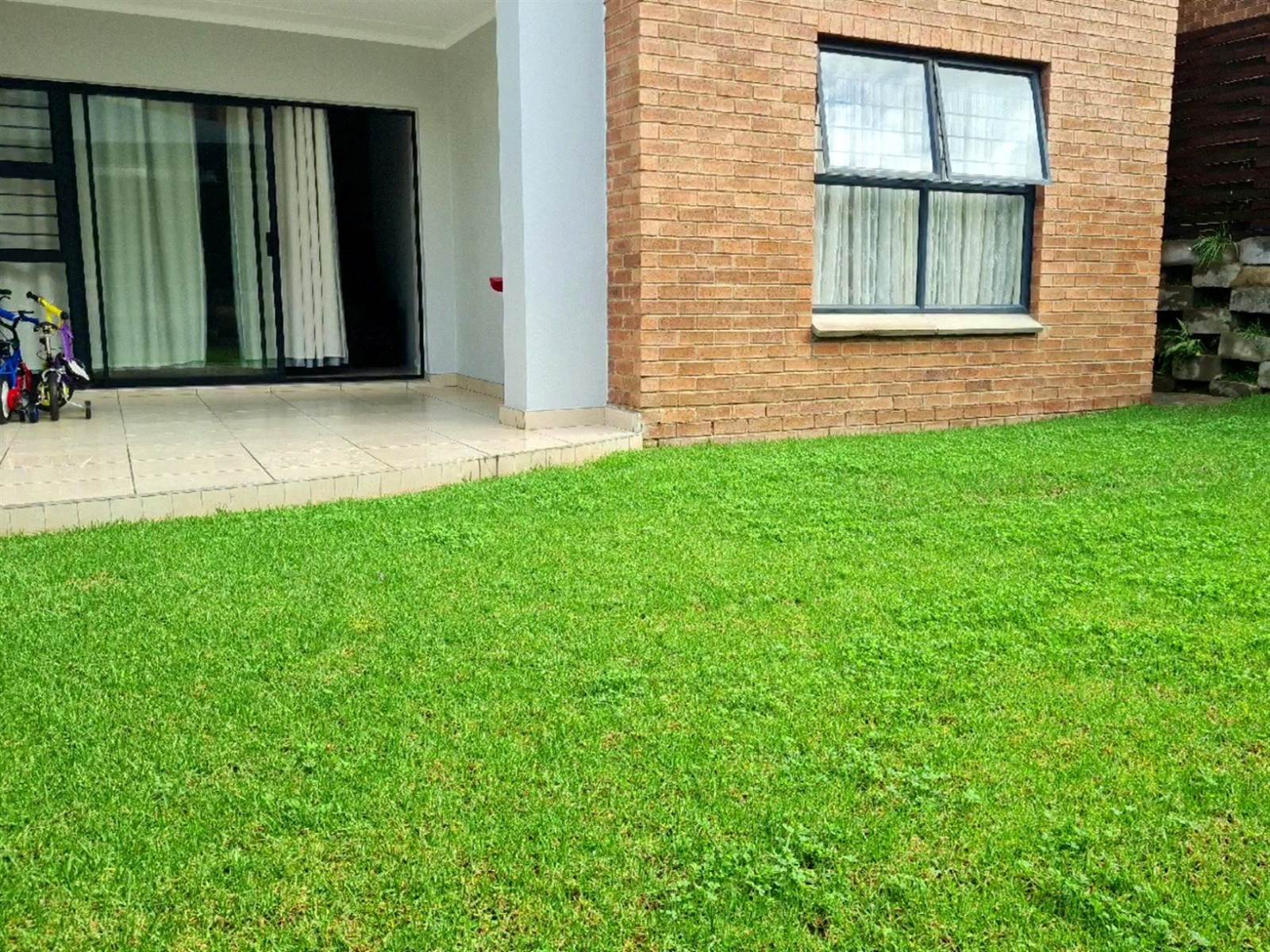 3 Bed Apartment in Olivedale photo number 11