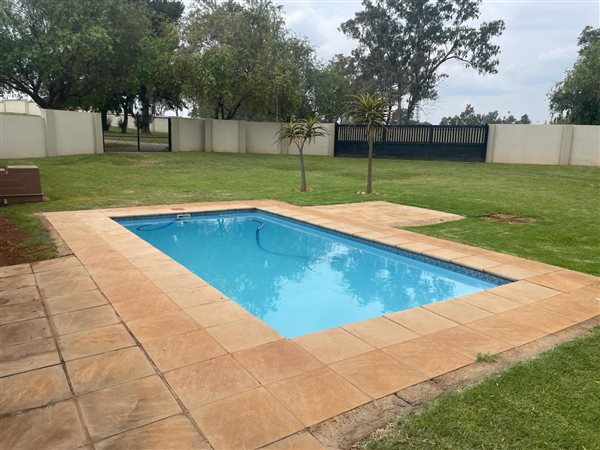 458 m² Land available in Cullinan