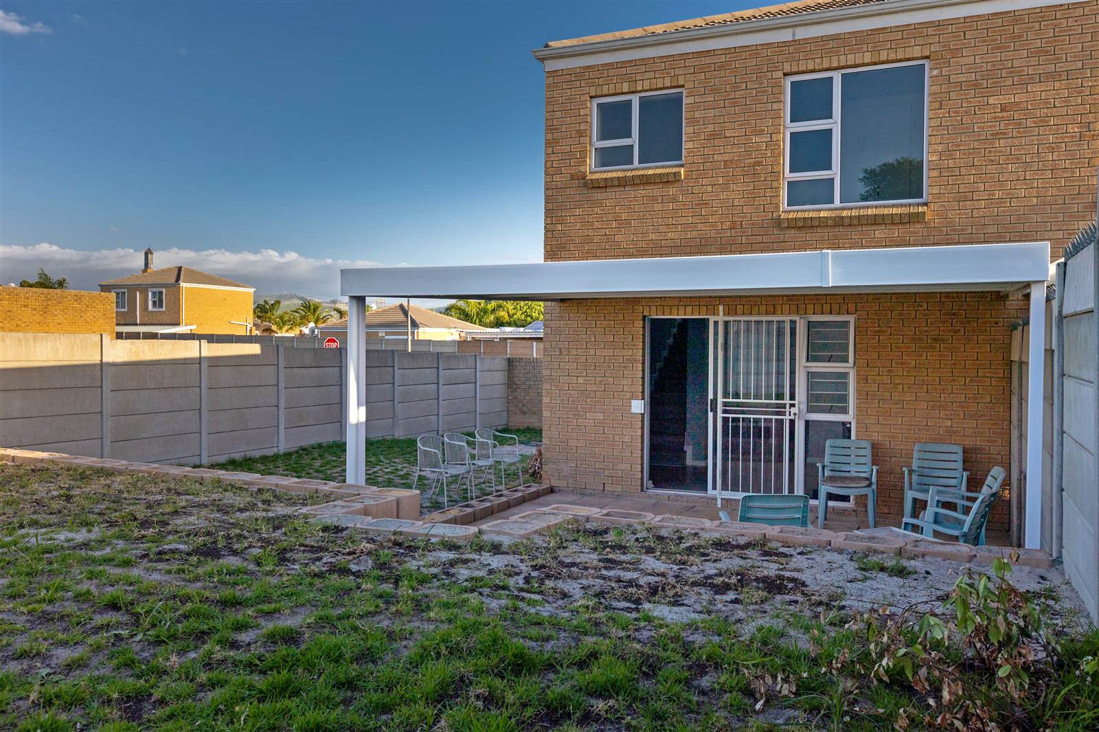 2 Bed Townhouse in Brackenfell Central photo number 11