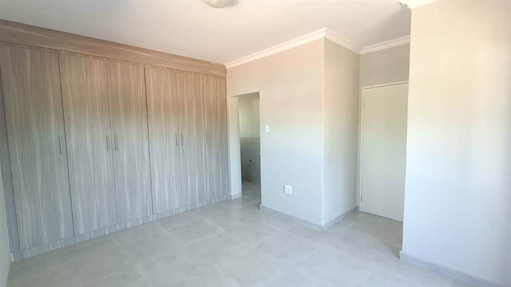 3 Bed Townhouse in Vyfhoek photo number 9