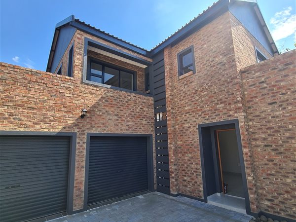 3 Bed Townhouse in Vyfhoek