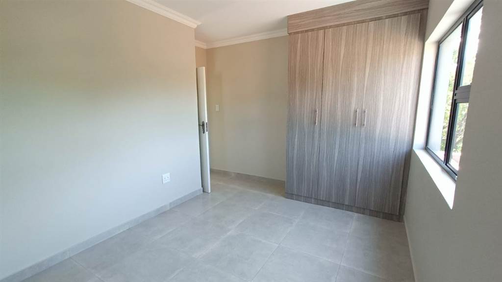 3 Bed Townhouse in Vyfhoek photo number 7