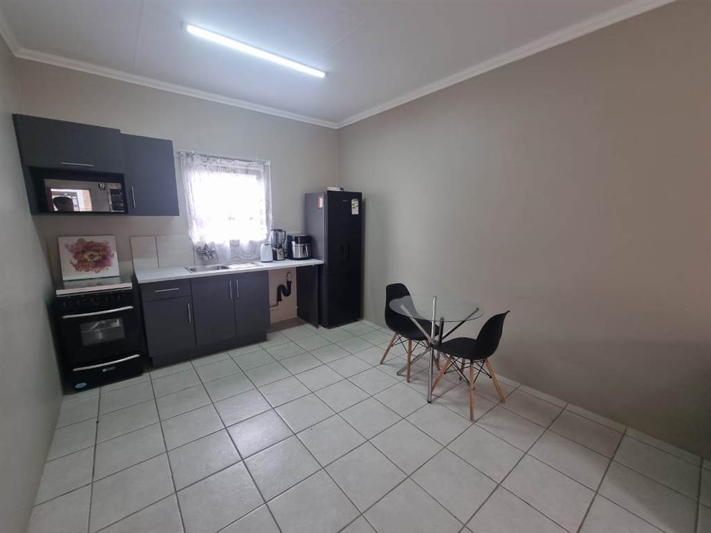 2 Bed House in Trichardt photo number 17