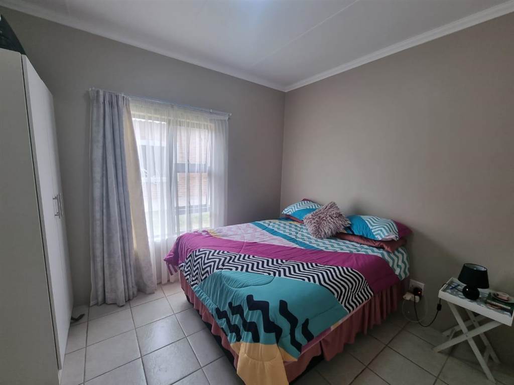 2 Bed House in Trichardt photo number 12