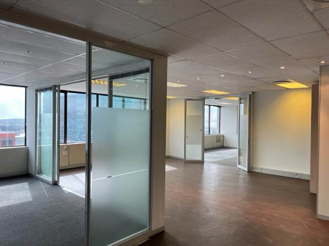 1217  m² Commercial space in Cape Town City Centre photo number 3